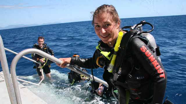 Learn to Dive Courses | Lost In Australia