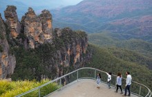 Blue Mountains - Family enjoying The Three Sisters views, Destination NSW 159494-56.jpg