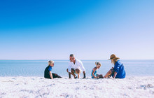 Denham,-Shell-Beach,-Shark-Bay,-Tourism-WA111287.jpg