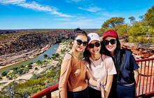 The-Loop-Selfie-Shot,-Kalbarri-National-Park,-Batavia-Coast,-Kalbarri,-Tourism-WA,--112488.jpg