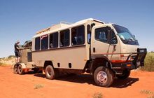 Uluru-Canter.jpg