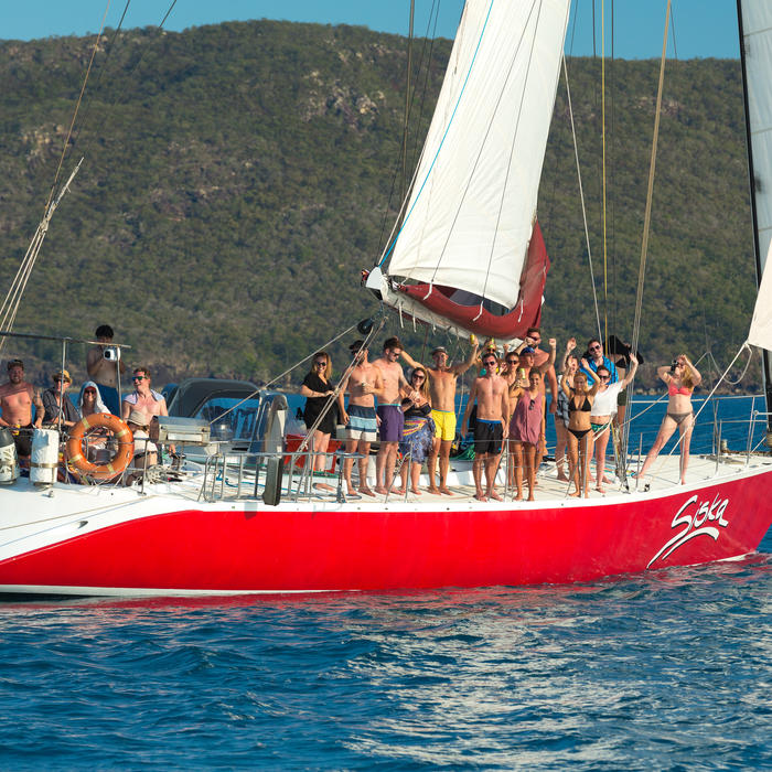 Siska - Group Photo from Stern - Explore Whitsundays.jpg