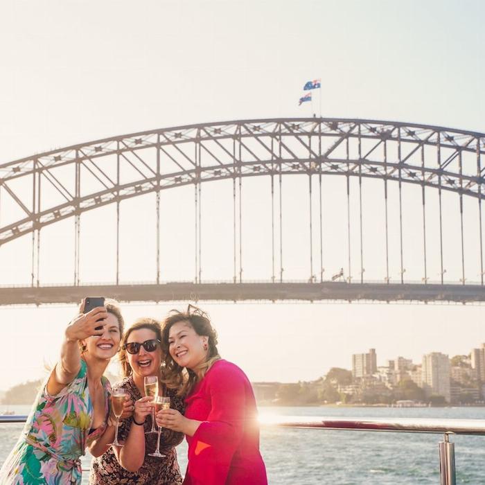 Captain Cook Cruises Sydney: Sunset Dinner Cruise (3-Course)