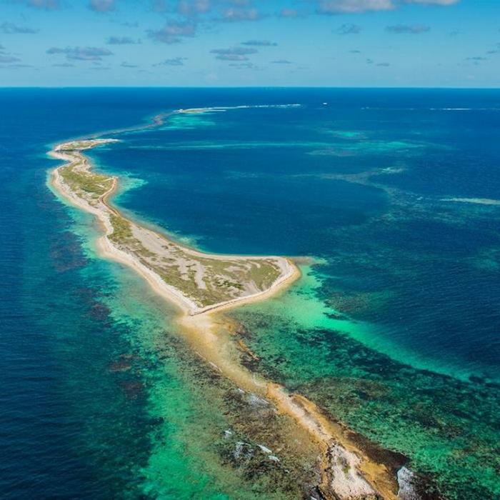 Kalbarri Scenic Flights Abrolhos Islands & Batavia Shipwreck Tour