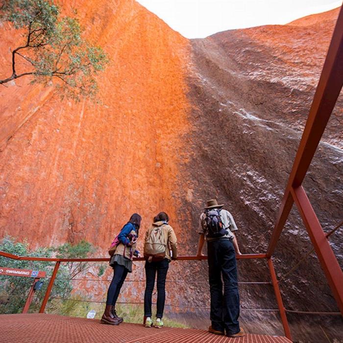 Emu Run Uluru Tour - Start Ayers Rock / End Alice Springs