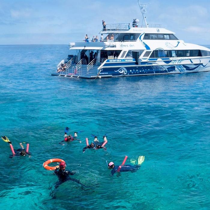 Divers Den PADI Open Water Course (4 Day 1 Night Liveaboard)