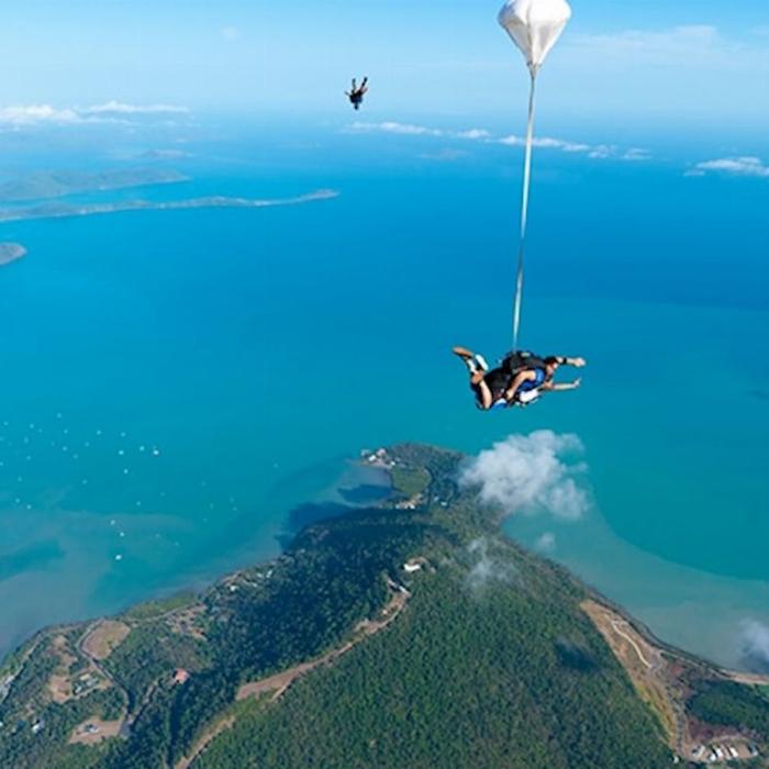 Skydive Australia Airlie Beach Tandem 8000ft Tandem Skydive (with Transfer)