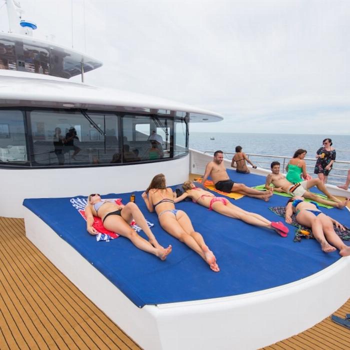 Down Under Cruise & Dive Evolution Outer Reef Cruise + Cert Dive