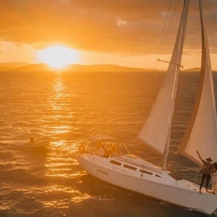 Dominio Anchor Yacht Club Domino Sunset Sail