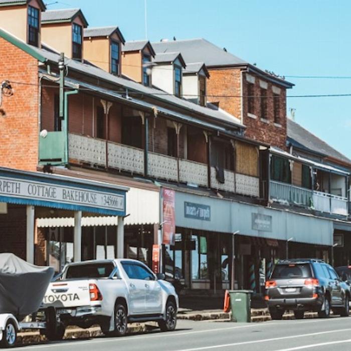 Newy Tour Co Newcastle: Hunter Valley River & Farm Tour with BBQ