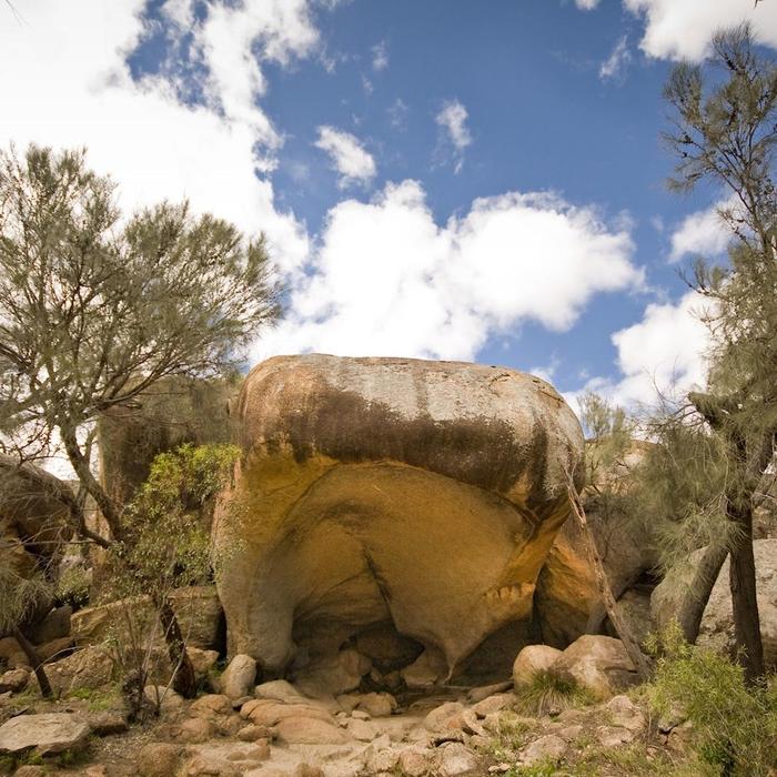 Australian Pinnacle Tours Wave Rock, York and Aboriginal Culture including Rustic Lunch
