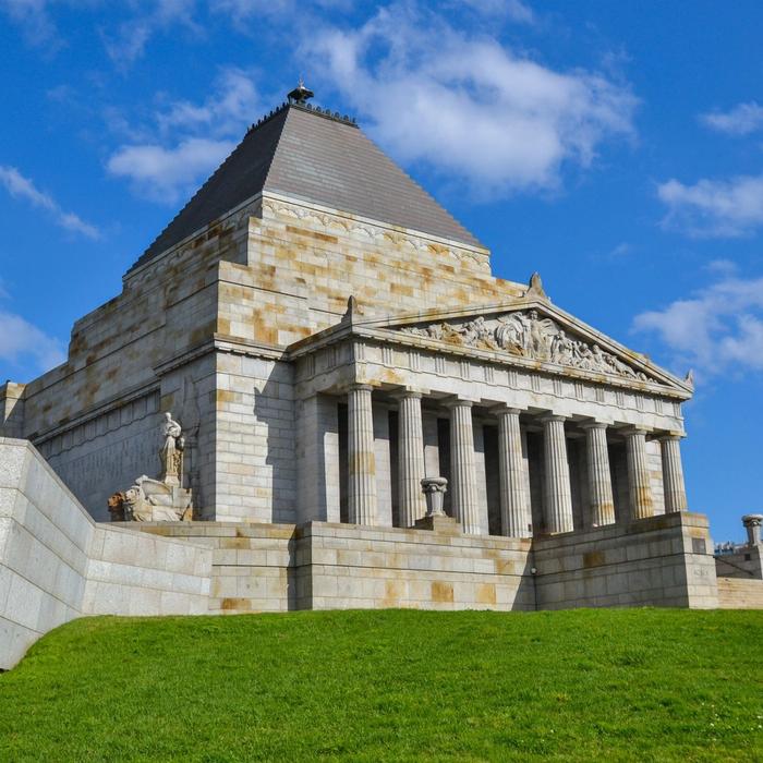 Go West Tours Melbourne Magic: City Discovery + Penguin Parade Tour