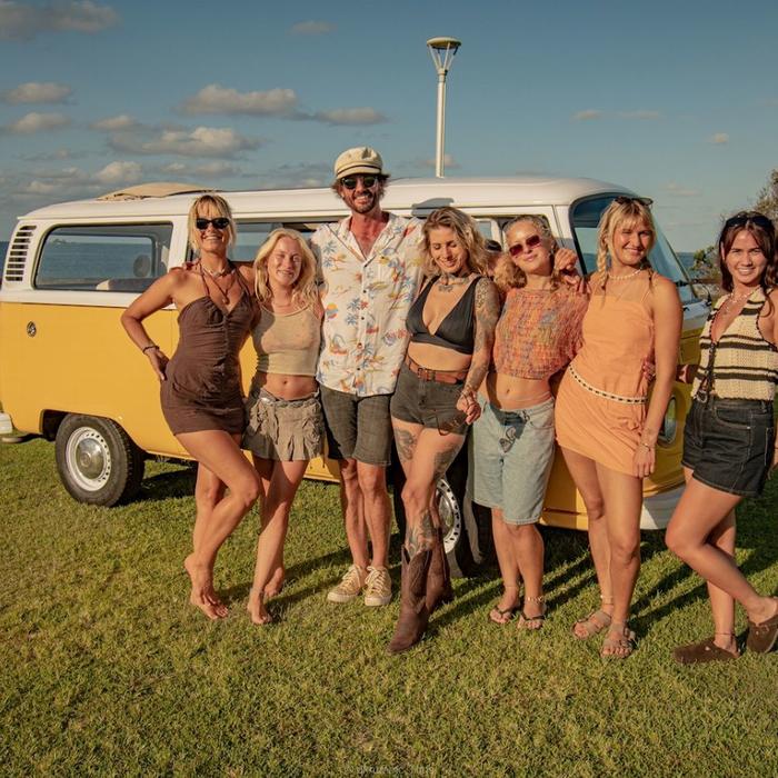 Kombi Tours Byron Bay Take me shopping - Byron Bay VIP shopping tour