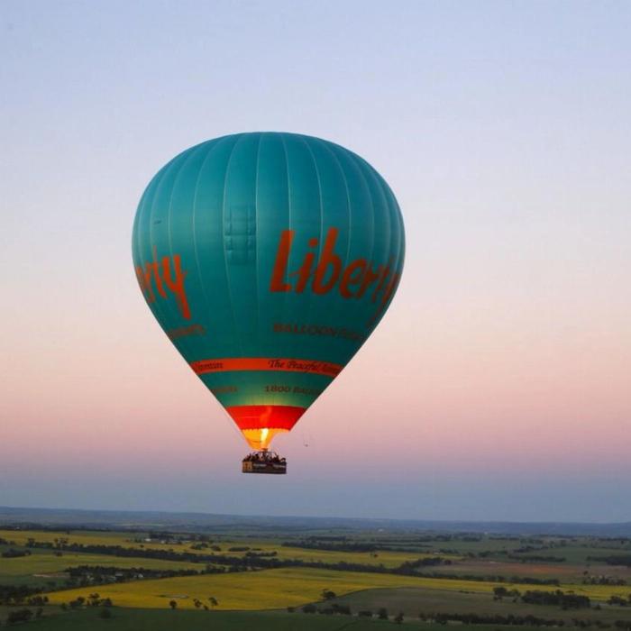 Liberty balloon Flights Ballooning in Yarra Valley with Breakfast