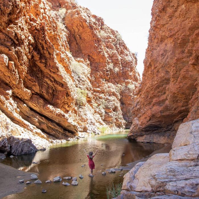 Discovery Tours Uluru, Kata Tjuta, Kings Canyon & MacDonnell Ranges 5 Day Tour - Yulara to Alice Springs