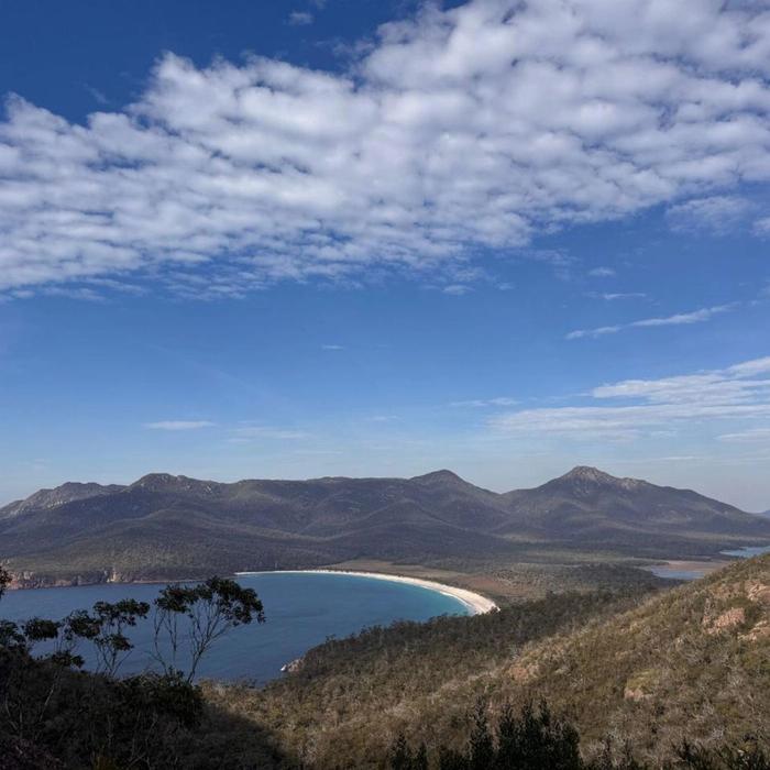 Safe Travel and Tour Services Wineglass Bay and Freycinet National Park Day Tour in Hobart