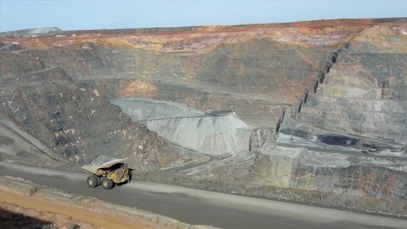 Kalgoorlie Tours & Charters Super Pit Tour - 1.5 Hours
