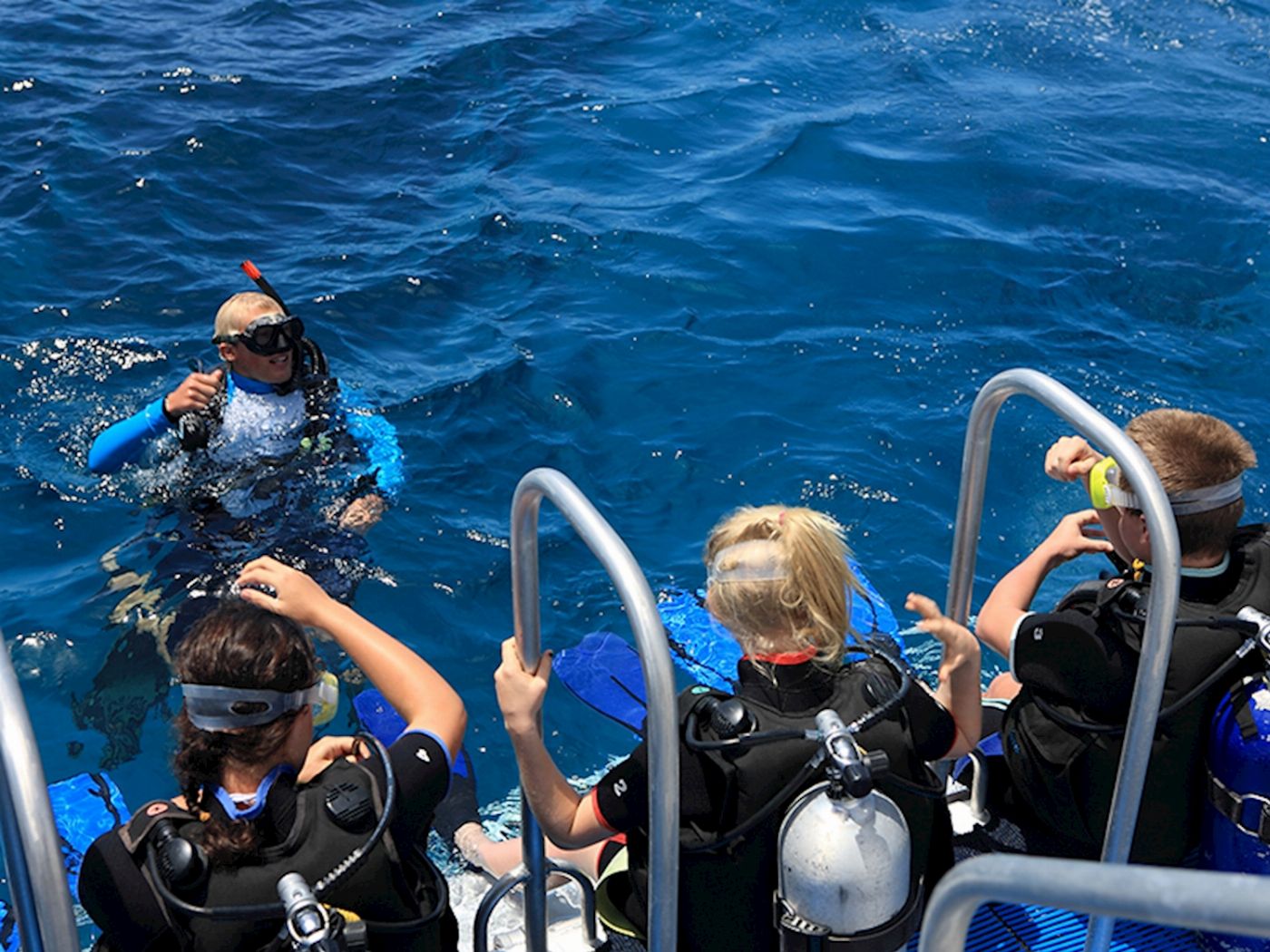 Calypso Snorkel & Dive Calypso Outer Reef Cruise - Self Drive