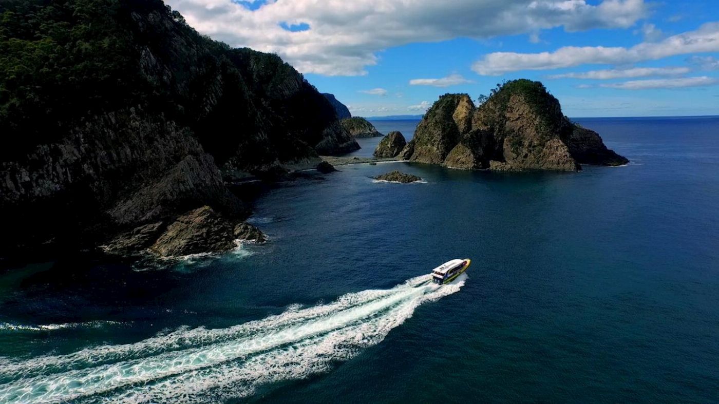 Pennicott Wilderness Journeys Bruny Island Cruise with Kettering Bus Pickup