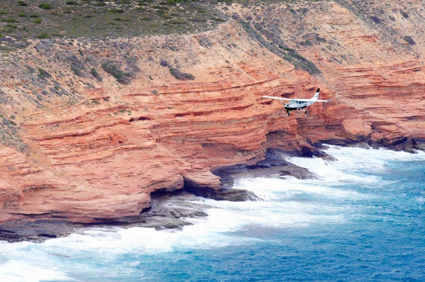 Kalbarri Scenic Flights Abrolhos Islands, Pink Lake & Gorges Grand Flight