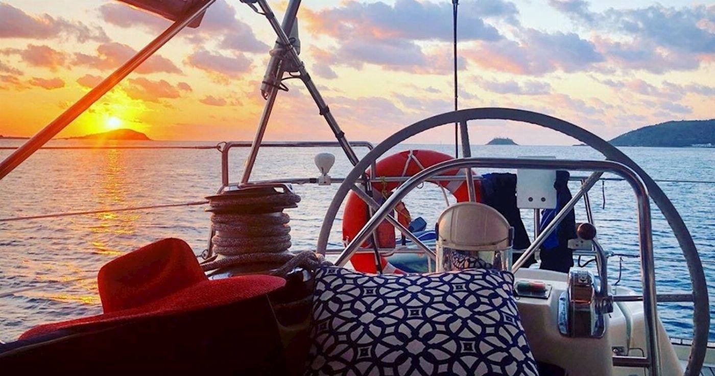 Providence V Sailing MiLady Private Yacht Charter | Three Nights