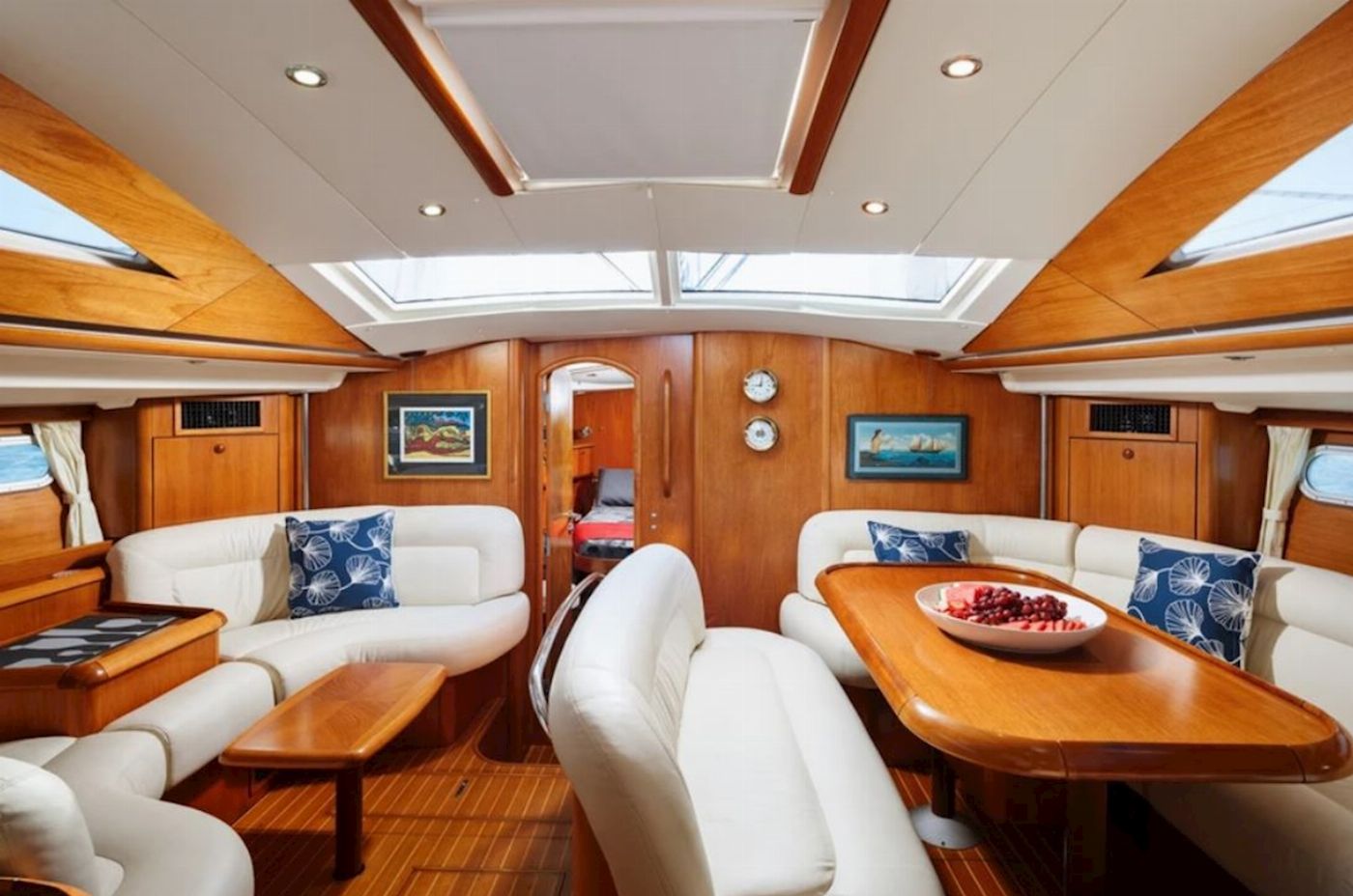 Providence V Sailing MiLady Private Yacht Charter | Three Nights