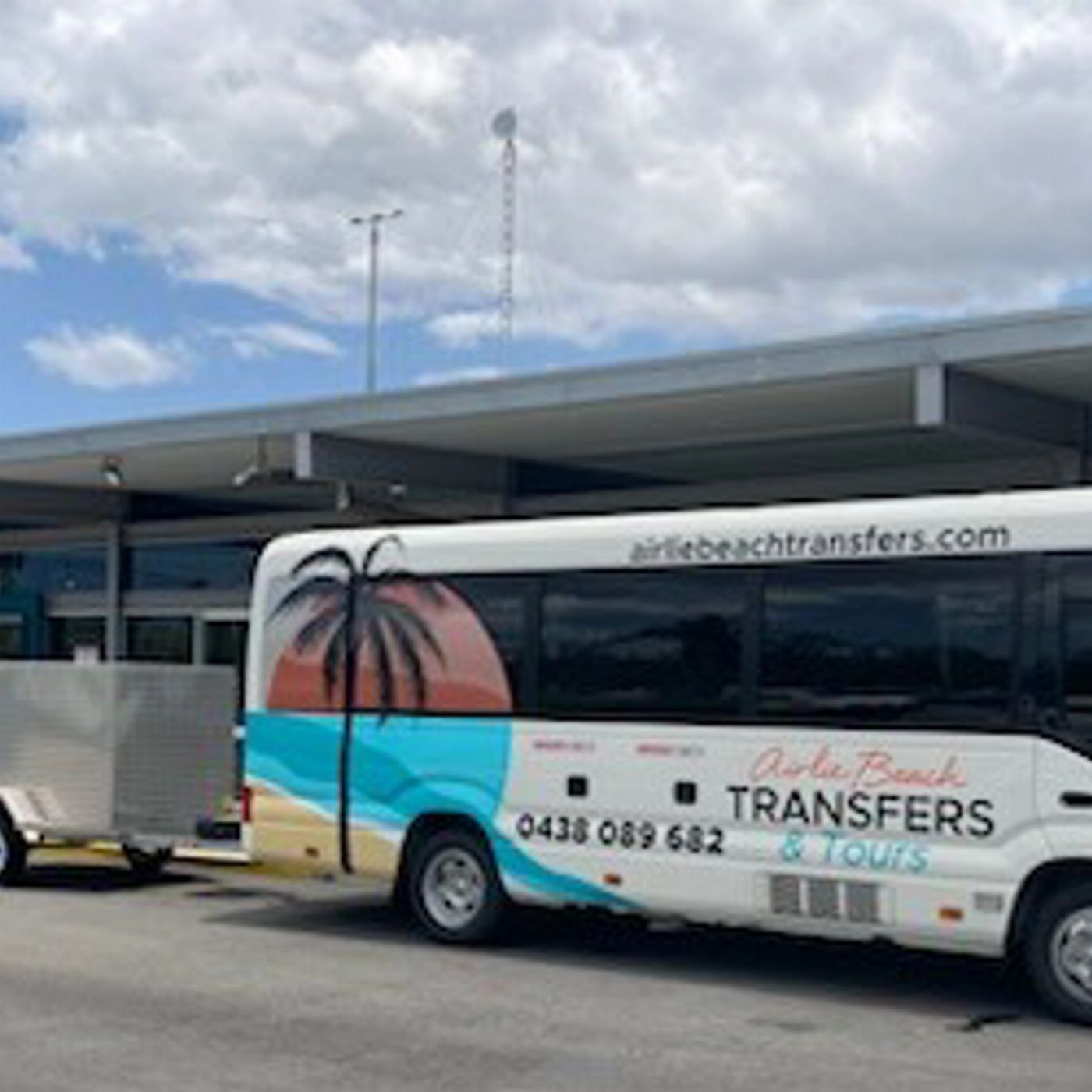 Airlie Beach Transfers Shuttle Transfer from Proserpine Airport to Airlie Beach (Shared Service)