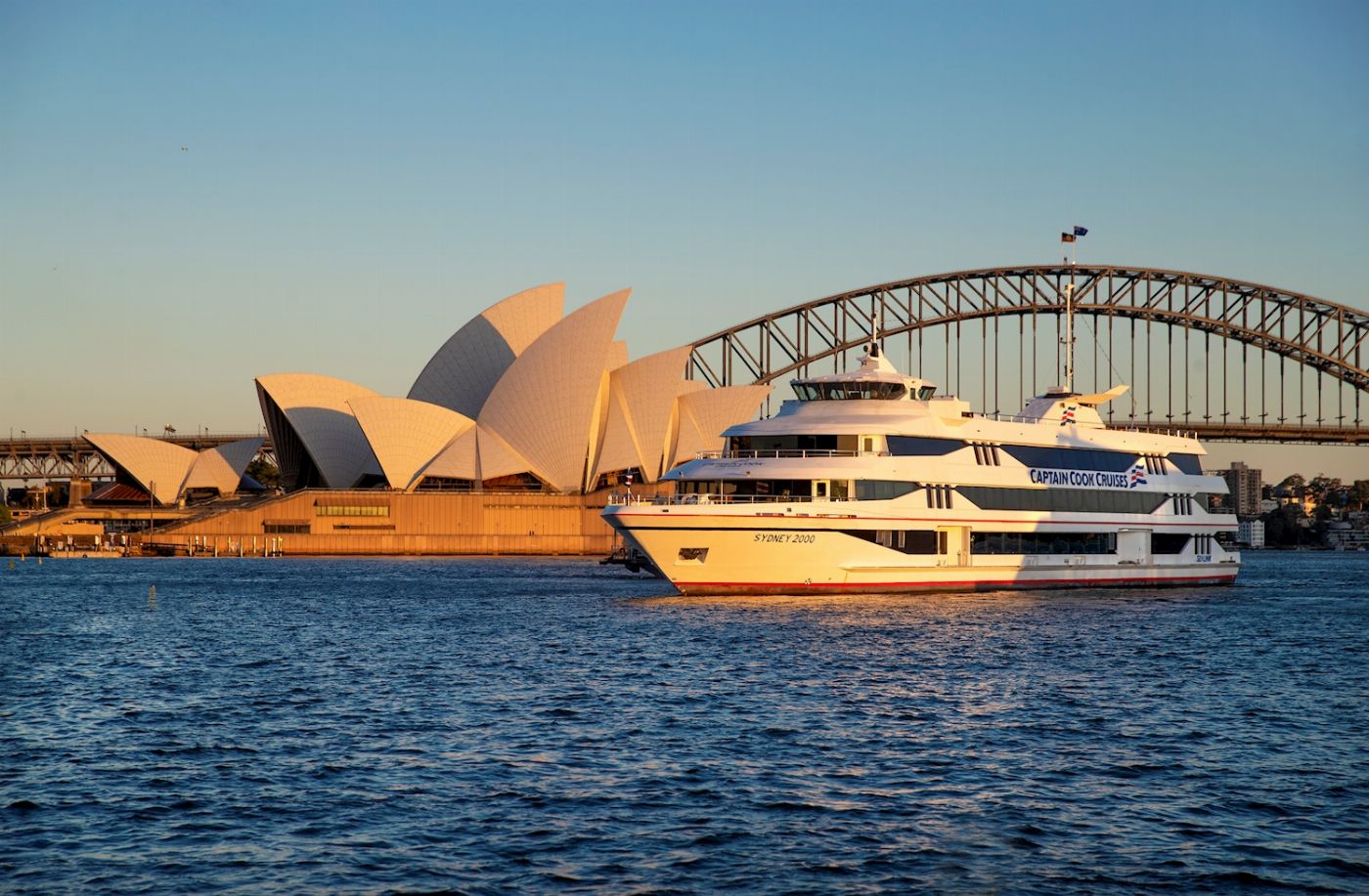 Captain Cook Cruises Sydney: Harbour View Long Lunch - 3 Course
