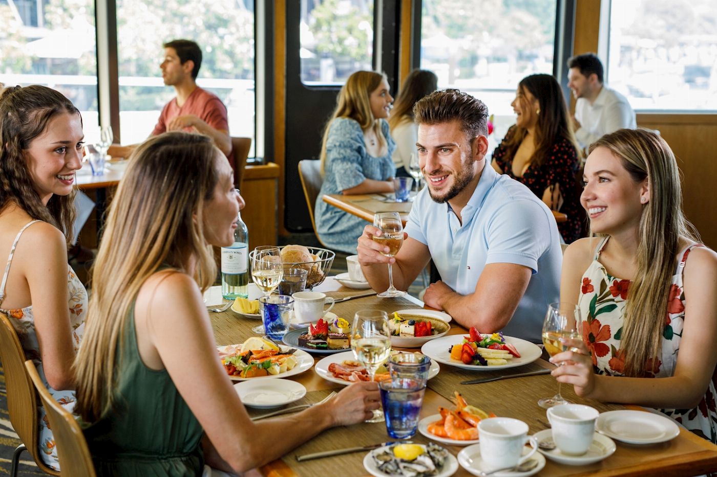 Captain Cook Cruises Sydney: Harbour View Long Lunch - 3 Course