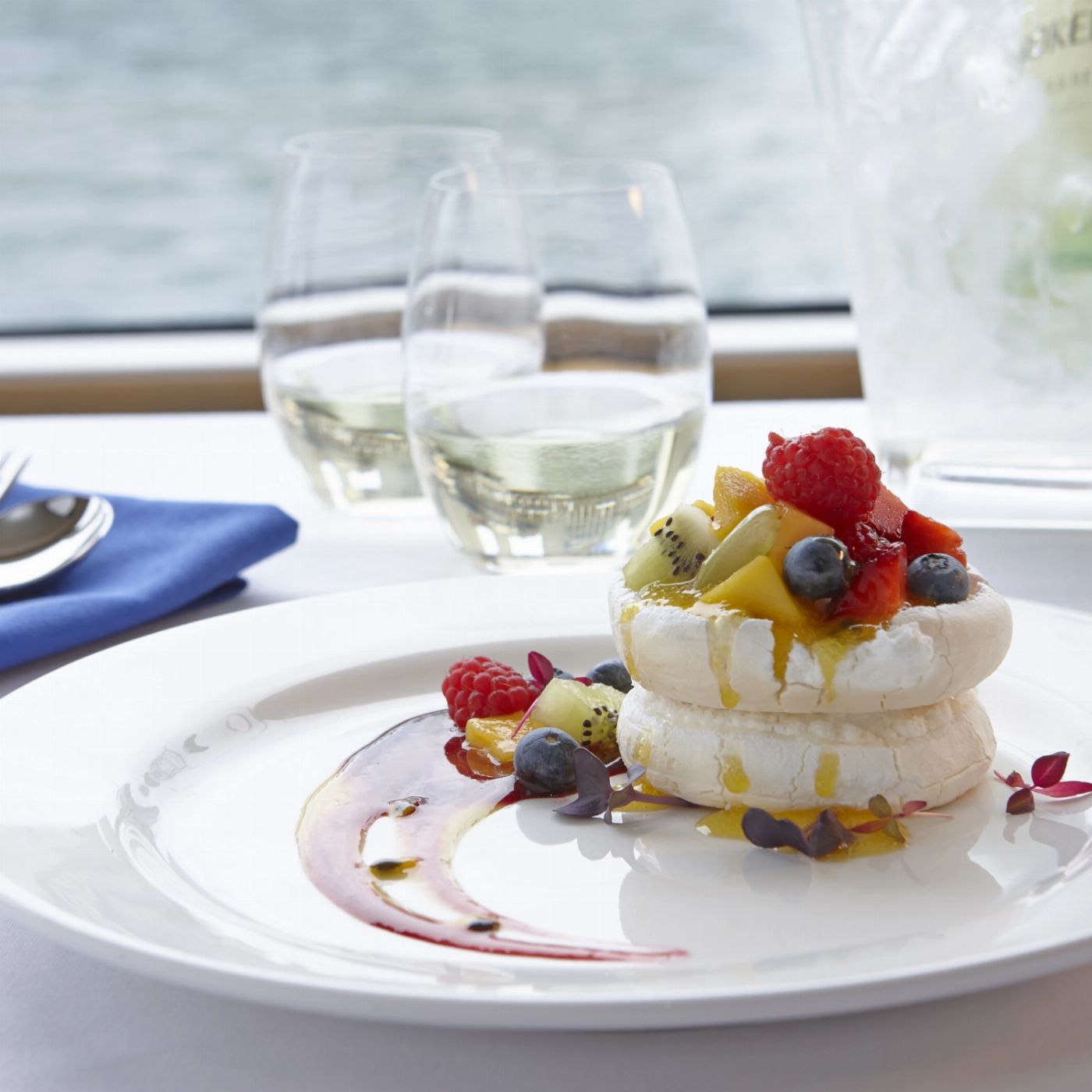 Captain Cook Cruises Sydney: Harbour View Long Lunch - 3 Course