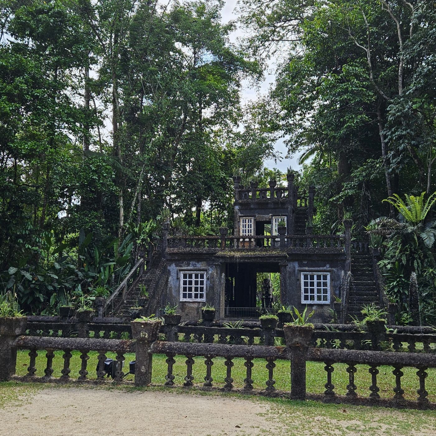 Northern Experience Eco Tours Premium Tablelands, Waterfalls & Paronella Park Rainforest Day Tour - From Northern Beaches