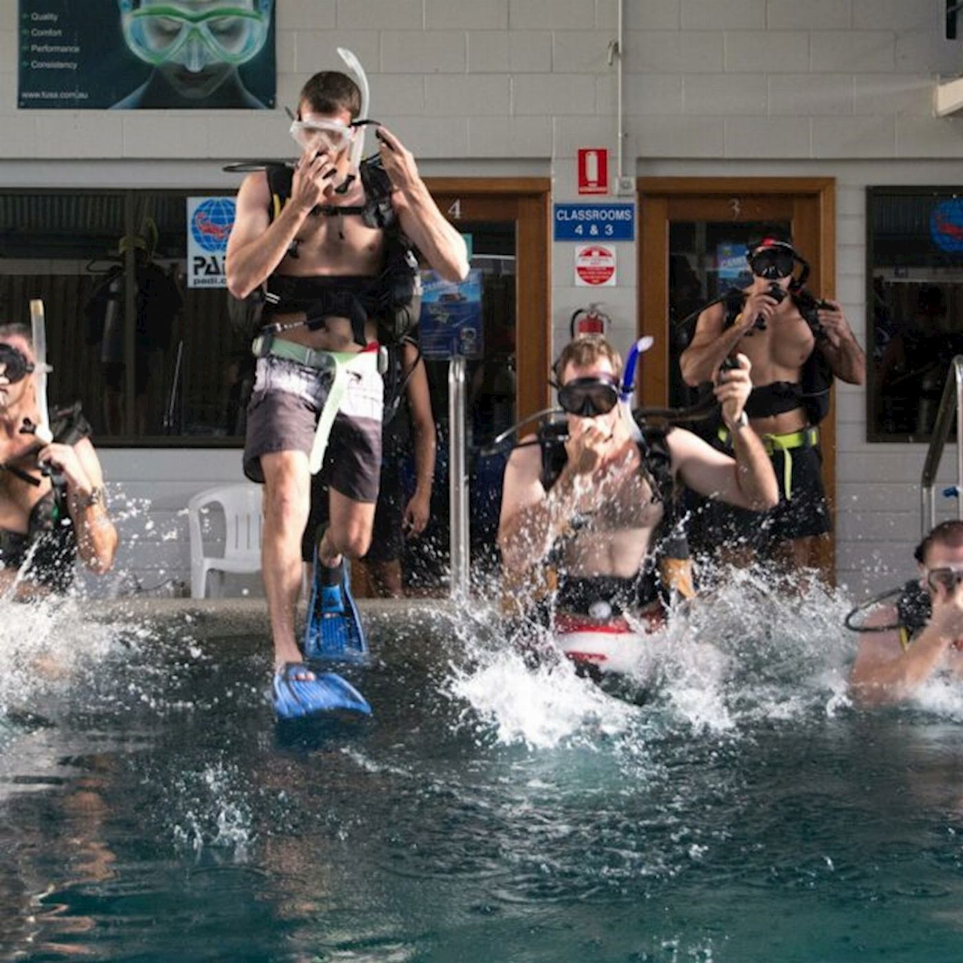 Divers Den PADI Open Water Dive Course (2 Days Pool & Theory & 2 Day Trips)