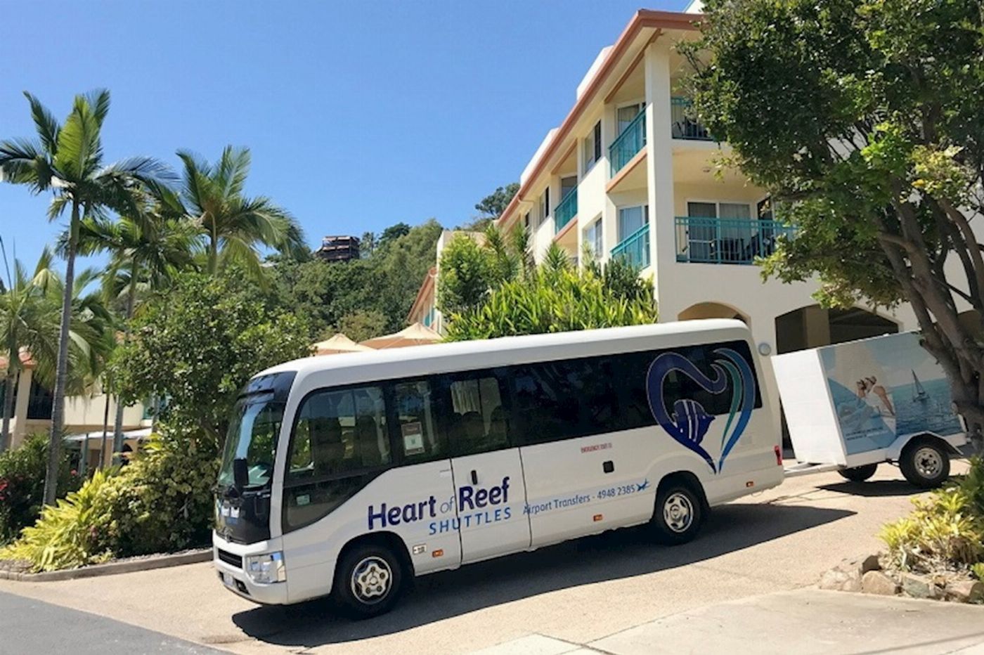 Cruise Whitsundays Bus pick-up for tours departing 8am