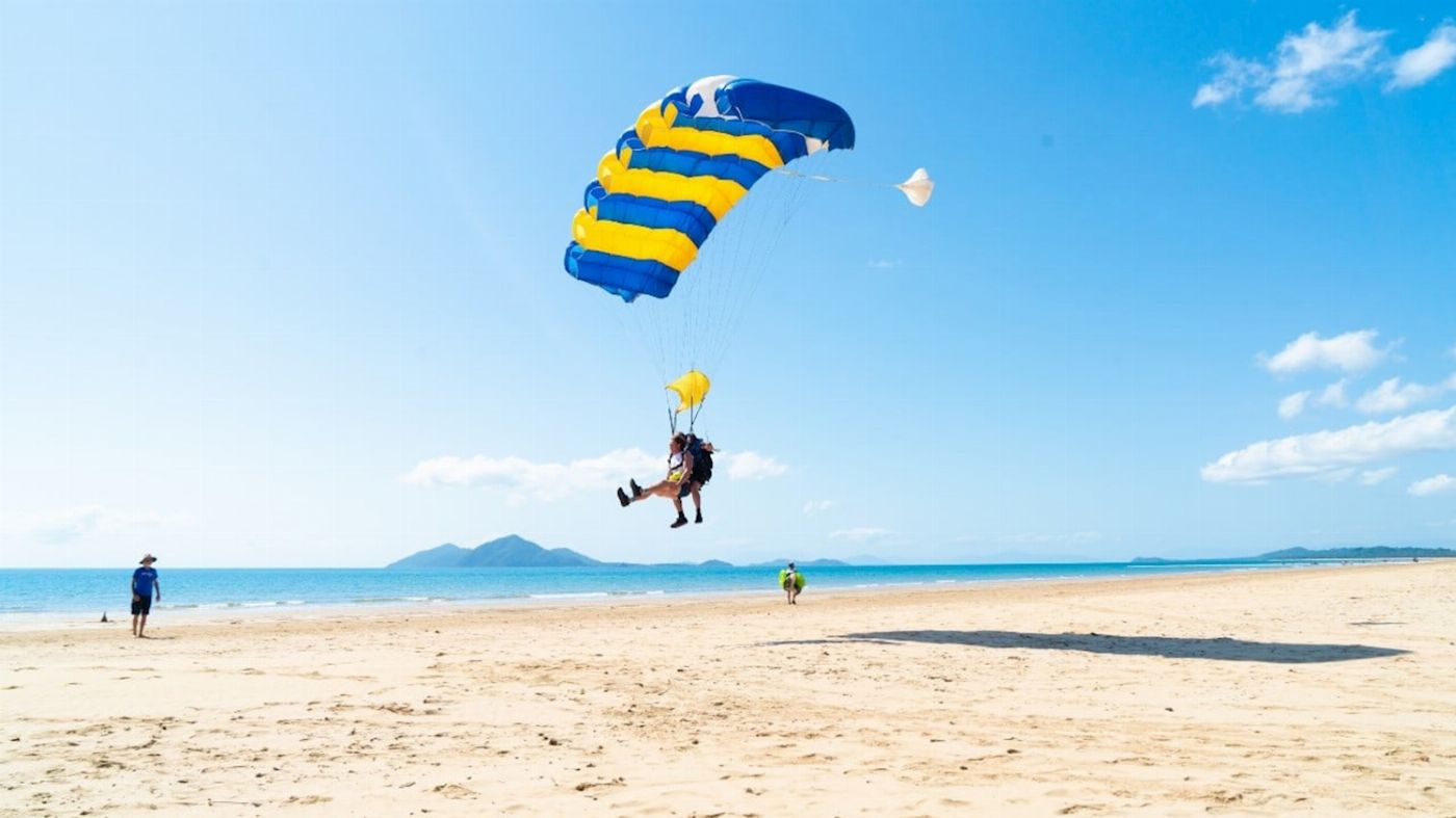 Skydive Australia Mission Beach Tandem 15,000ft Skydive (Self Drive)