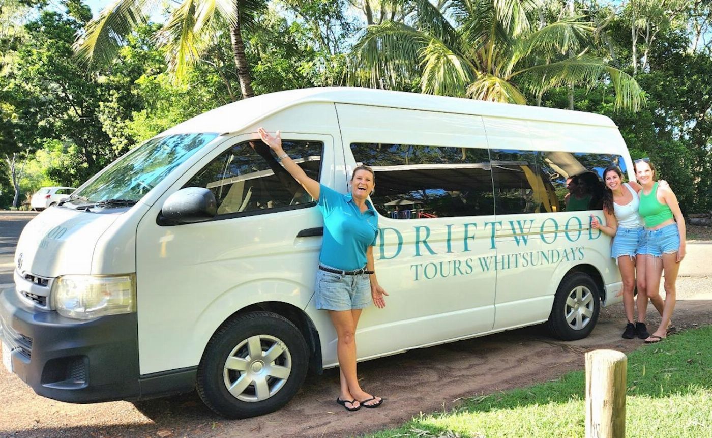 Driftwood Tours Sunrise with kangaroos-departs Airlie Beach