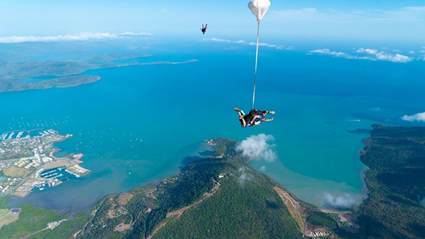 Skydive Australia Airlie Beach Tandem 8000ft Tandem Skydive (with Transfer)
