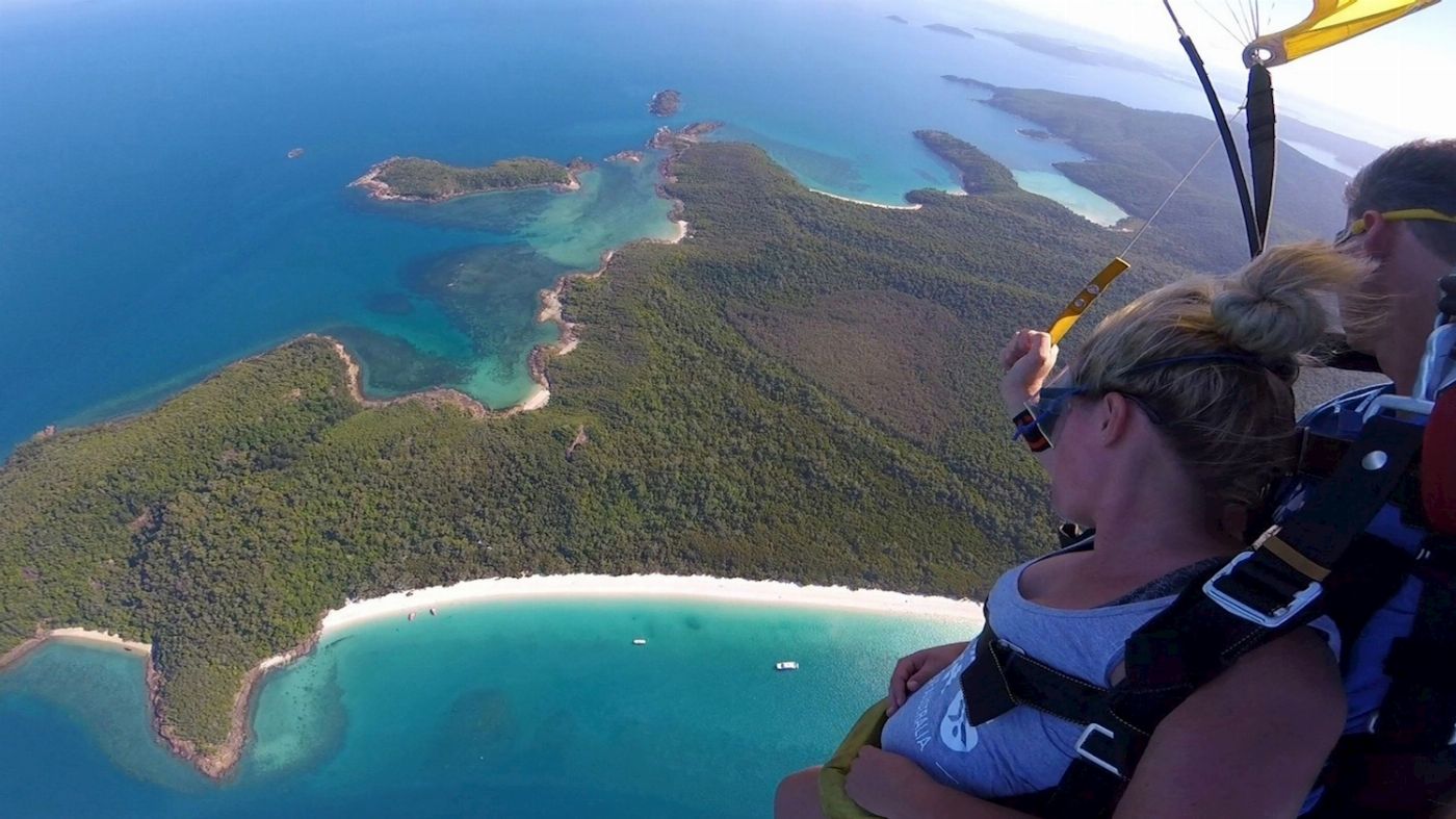 Skydive Australia Airlie Beach Tandem 8000ft Tandem Skydive (with Transfer)