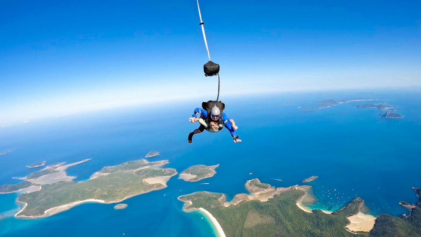 Skydive Australia Airlie Beach Tandem 8000ft Tandem Skydive (with Transfer)
