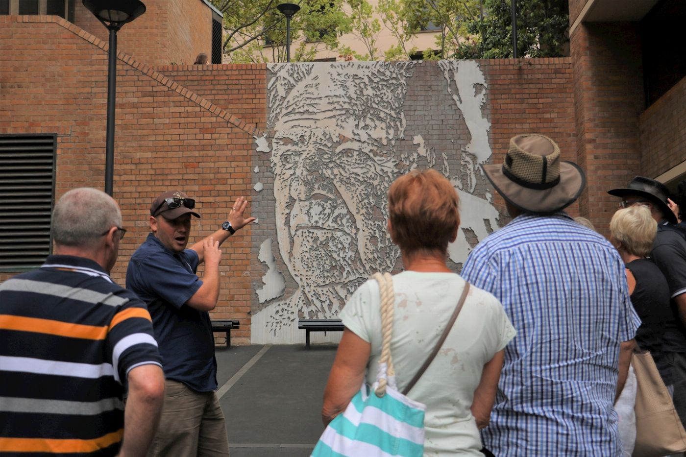 Dave's Travel & Events Sydney City Small Group Walking Tour