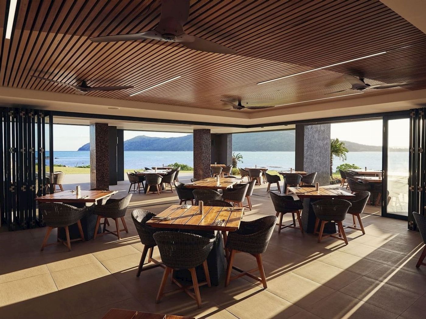 Cruise Whitsundays Daydream Island Escape - Full Day with 2 Course Salti Lunch Family (2A/2C)