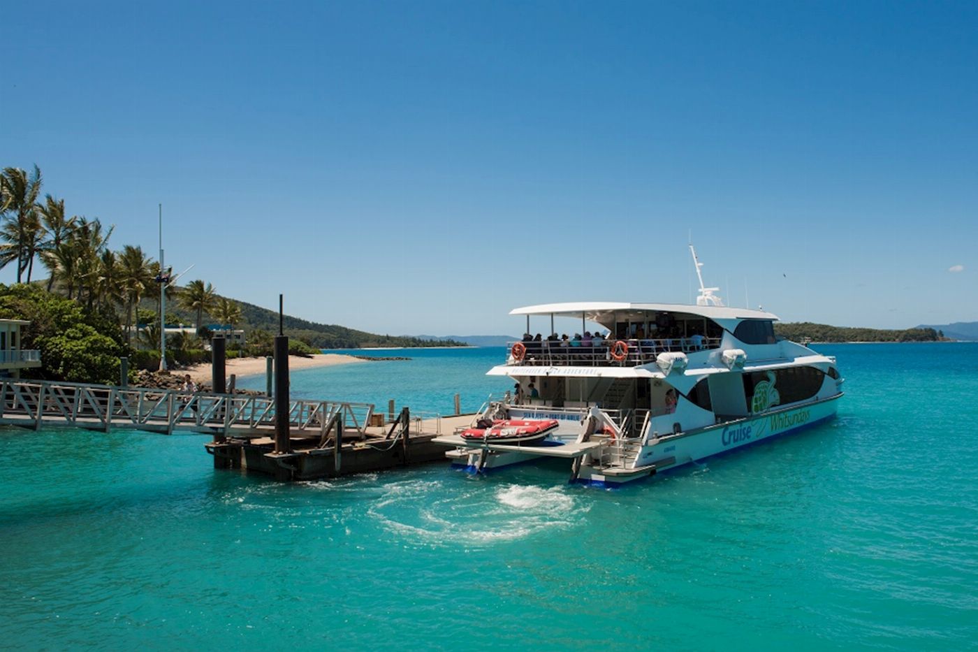 Cruise Whitsundays Daydream Island Escape - Full Day with 2 Course Salti Lunch Family (2A/2C)