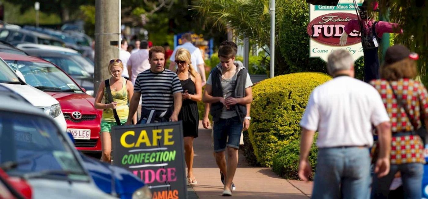 Pineapple Tours Wine Tasting Tour + Hop on Hop off Shuttle - Without lunch Included - From Gold Coast