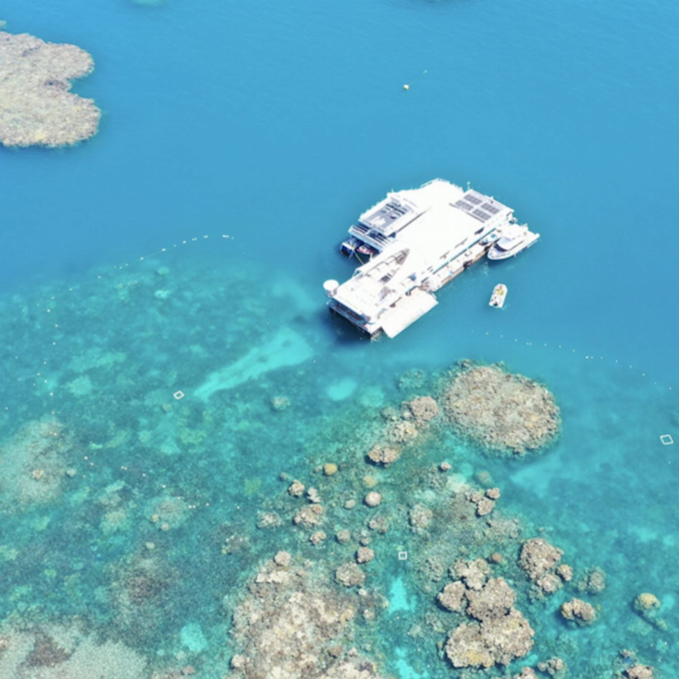 Reef Magic Pontoon Snorkelling & 10 Minute Heli Ride