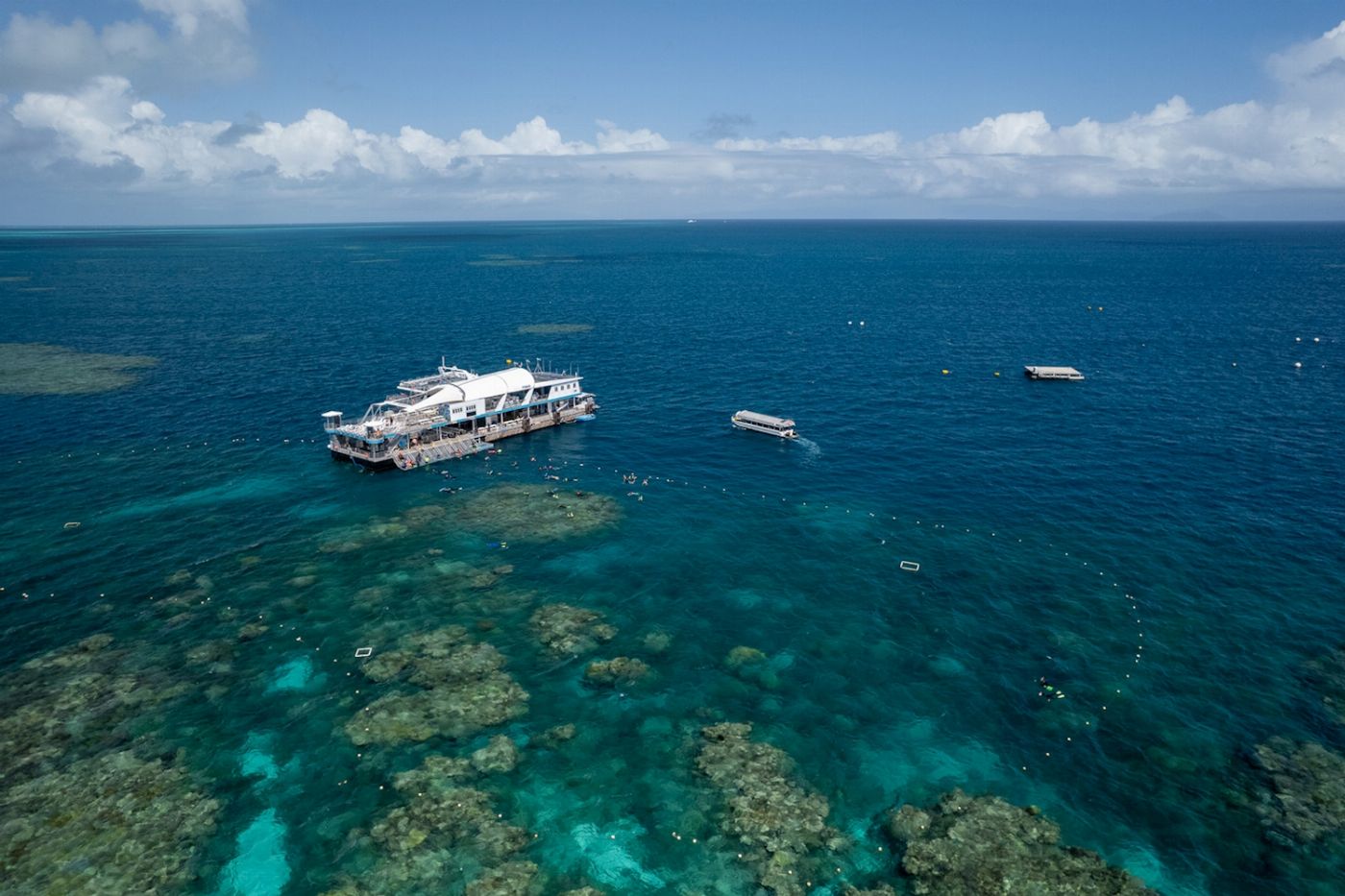 Reef Magic Pontoon + Fitzroy Island Tour / 2 Day Package