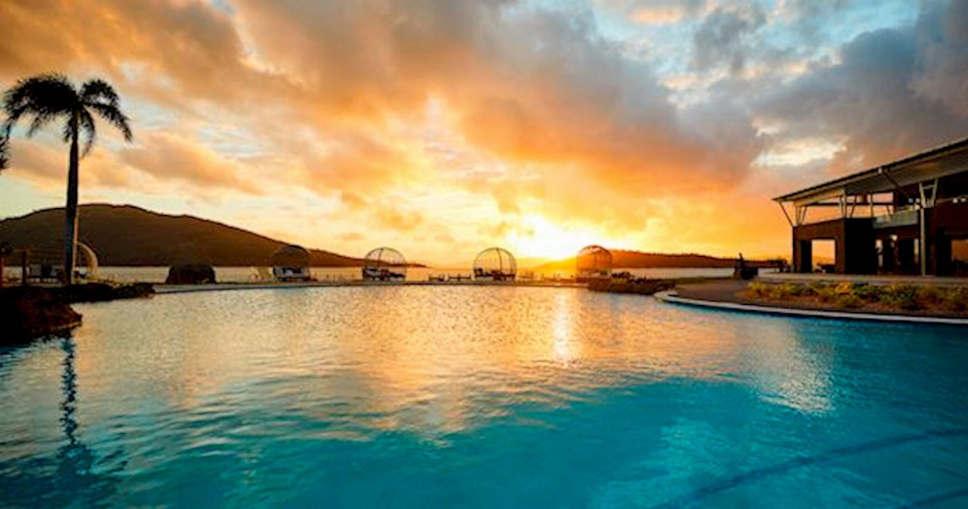 Cruise Whitsundays Daydream Island Escape - Full Day with 2 Course Salti Lunch