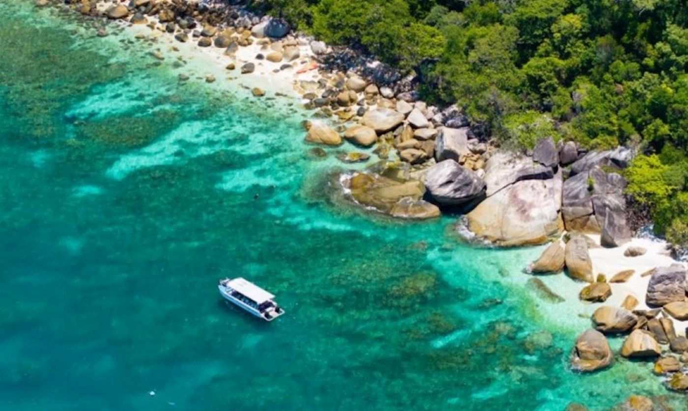 Sunlover Reef Cruises Fitzroy "Island Value" : Boat Transfers +2 selections of: Individual picnic lunchbox +/OR Glass bottom boat +/OR snorkeling equipment
