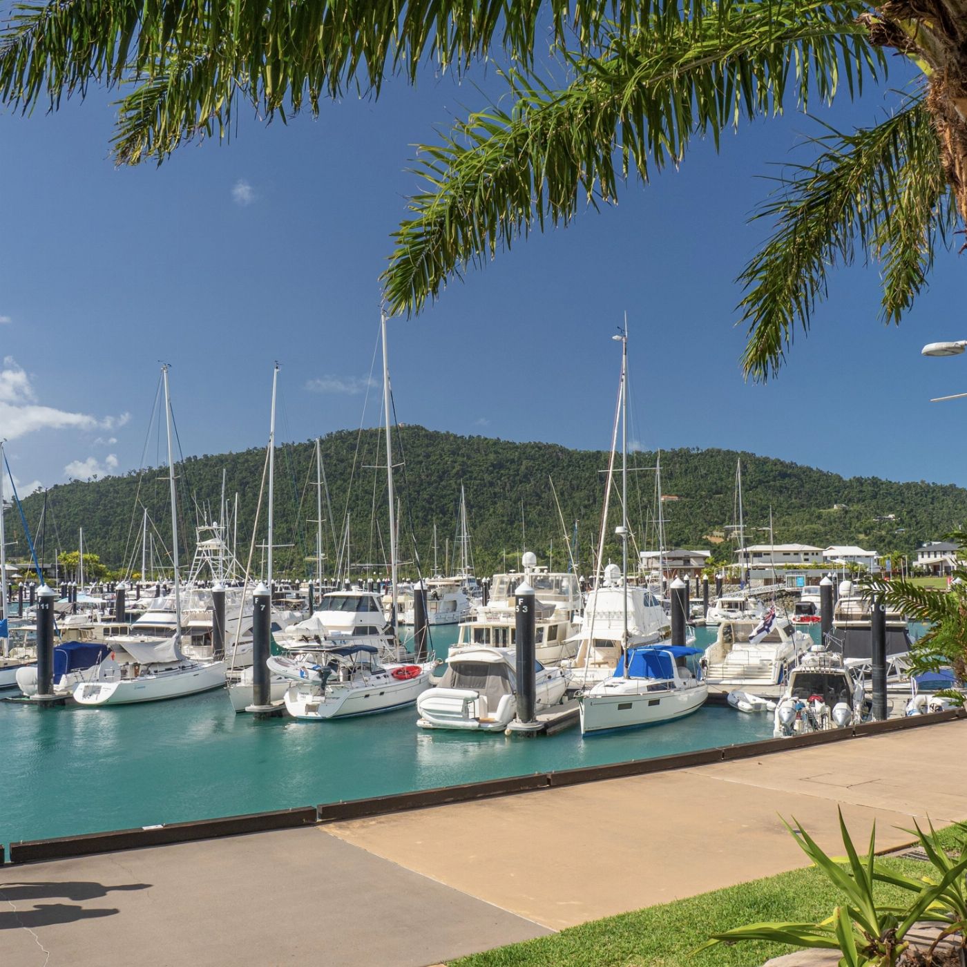 Via Travel Brisbane to Cairns Great Barrier Reef Comfort Tour - Private Double/Twin Ensuite