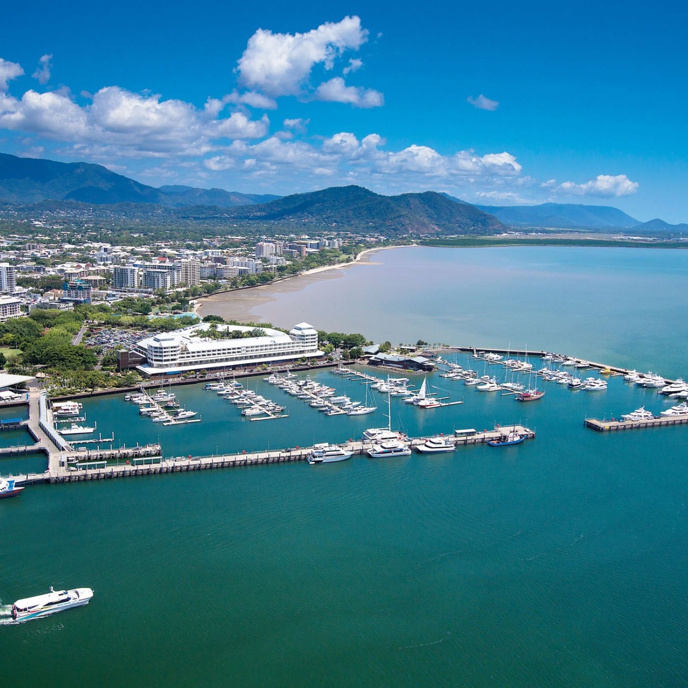 Via Travel Brisbane to Cairns Great Barrier Reef Comfort Tour - Private Single Ensuite