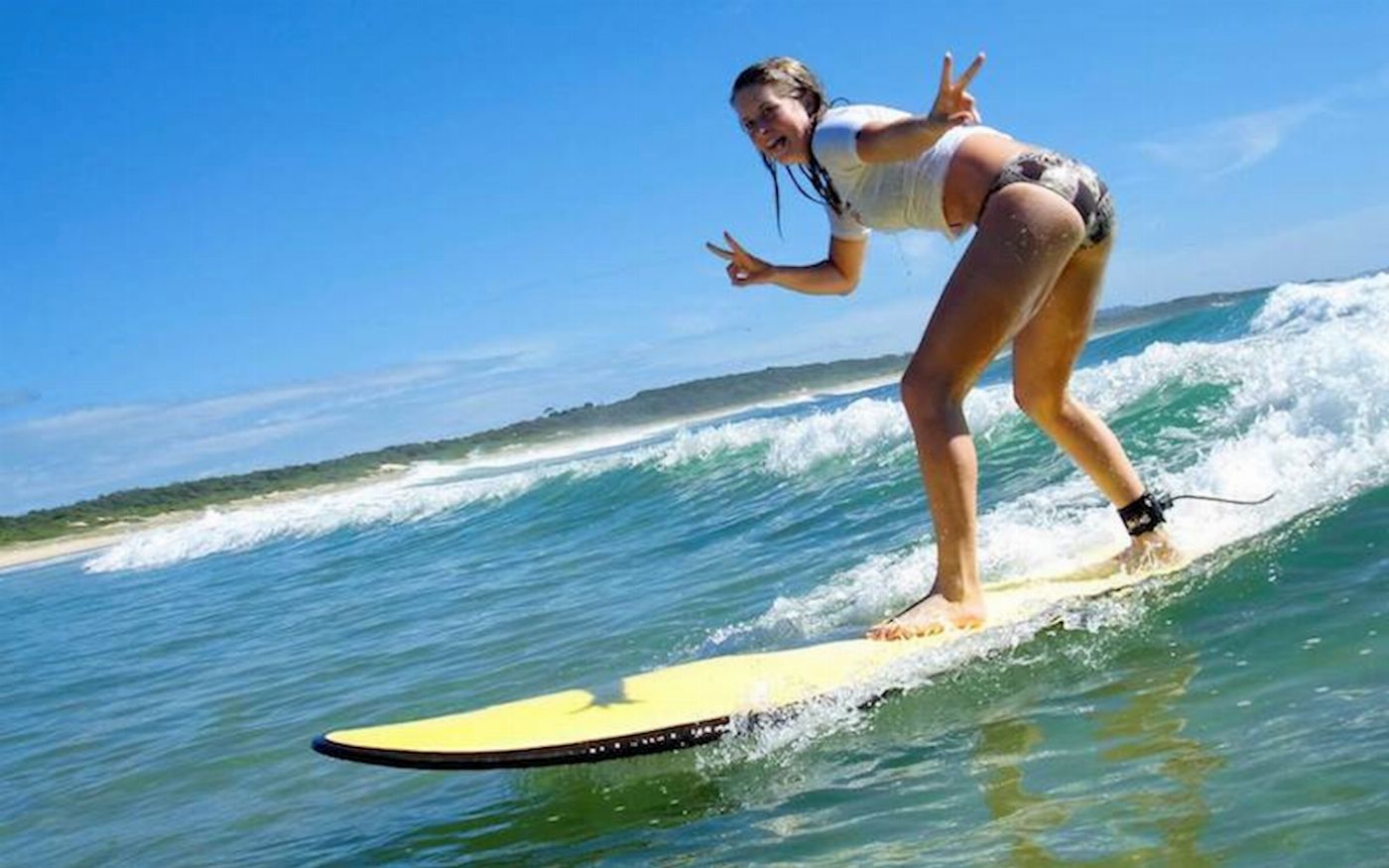 Mojo Surf Australia Byron Bay x 2 Surf Lessons 1:30 PM (From October til May)