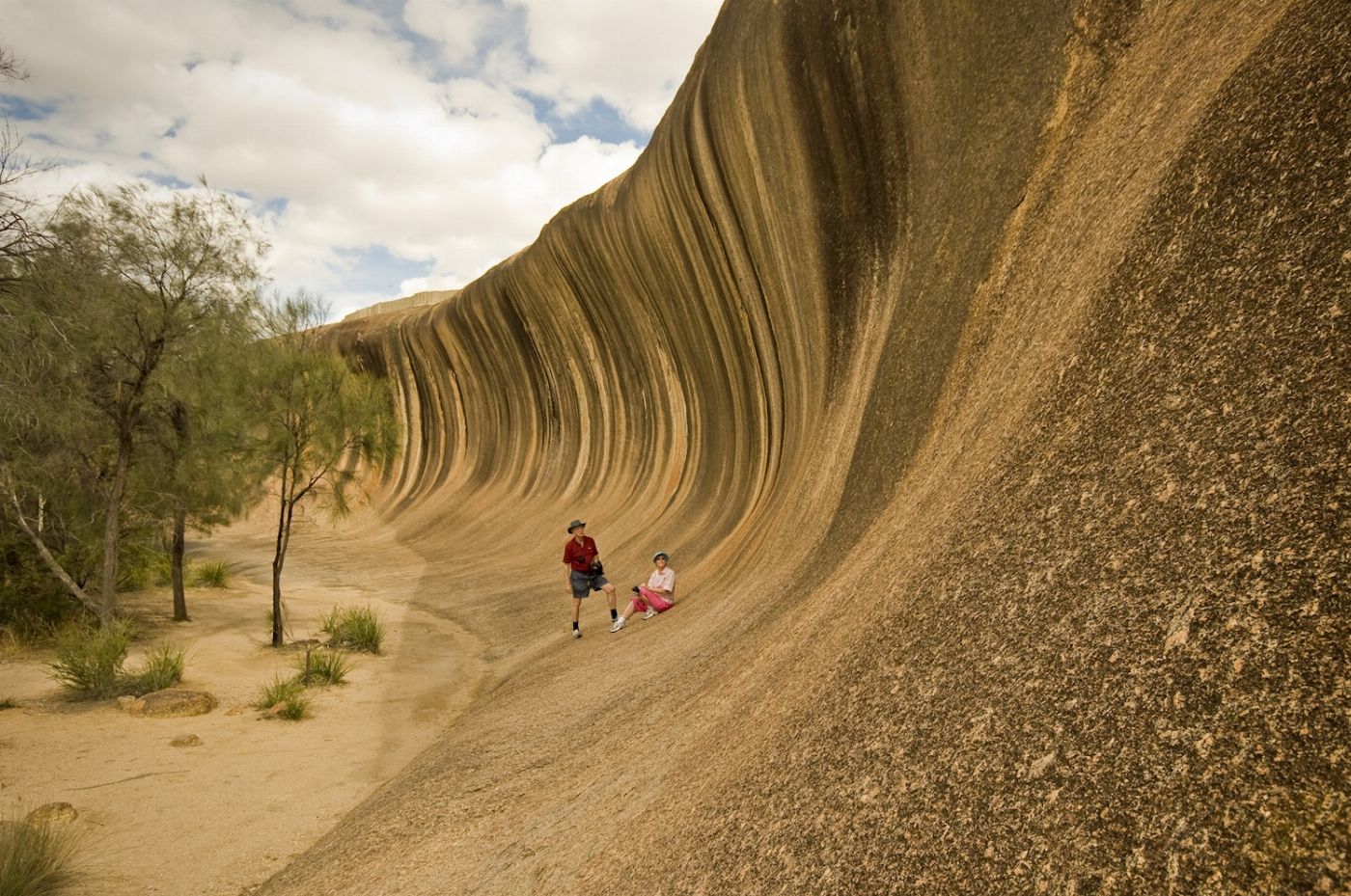 Australian Pinnacle Tours Wave Rock, York and Aboriginal Culture including Rustic Lunch